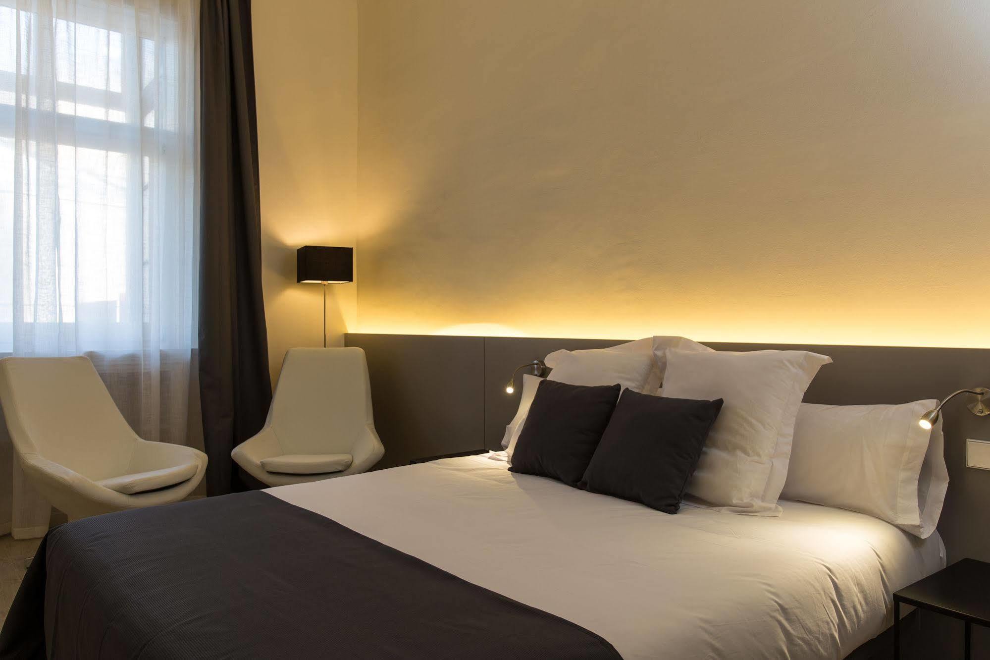 Izaila Plaza Catalunya Hotel Barcelona Luaran gambar